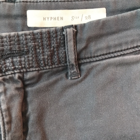 Pilcro Hyphen Shorts - Picture 2 of 4